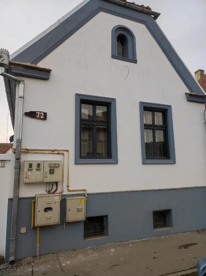 The Little White House Apartment Sibiu Exterior foto